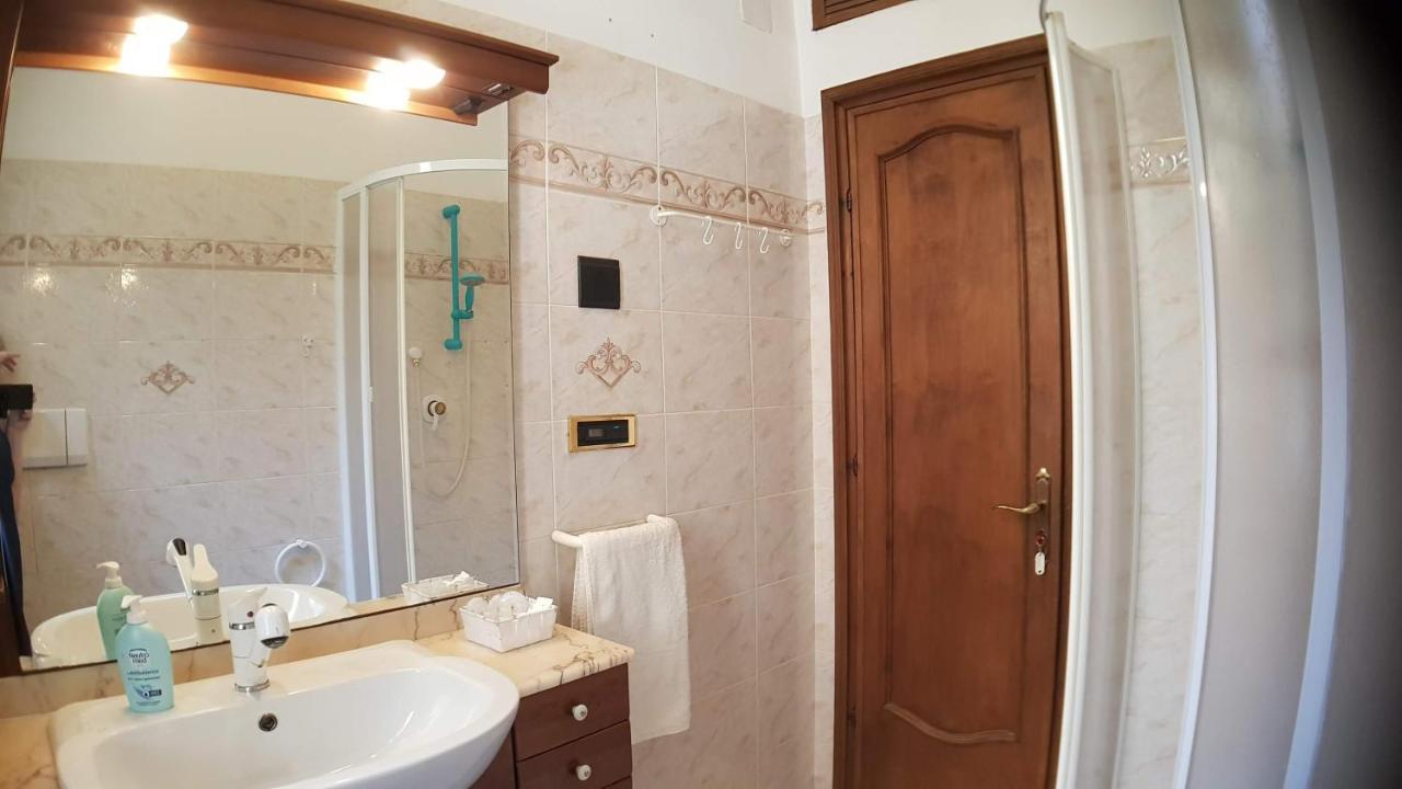Ferienwohnung La Casa Di Bonnie & Clyde Genua Exterior foto